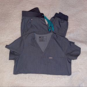 Figs Scrub Set
